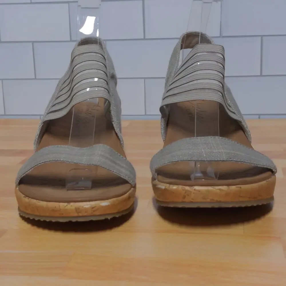 Skechers Taupe Beverlee Smitten Kitten Mid Heel Sandals Wedges 38527 - Size 8